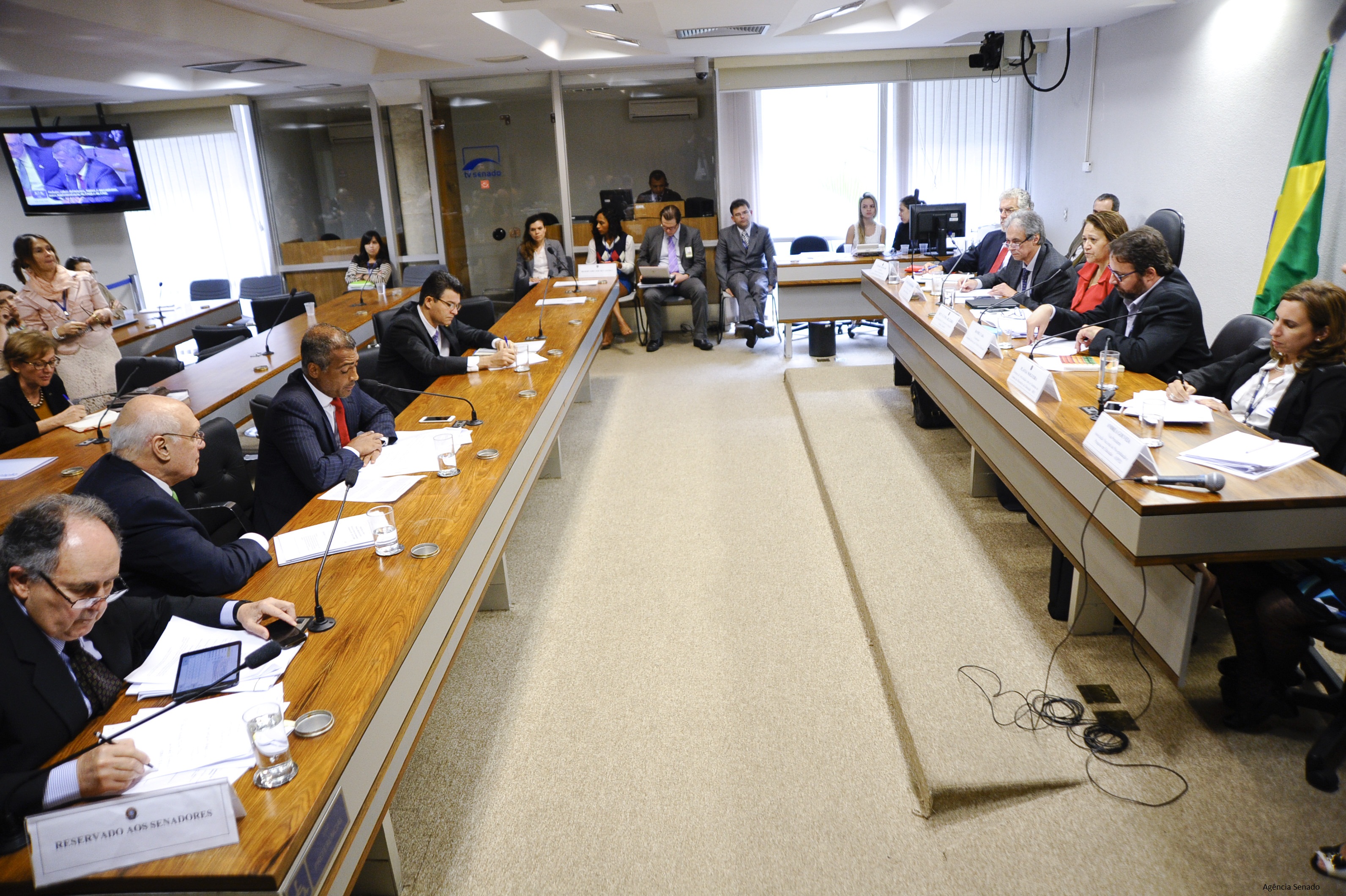 audiencia CAQ Senado mesa